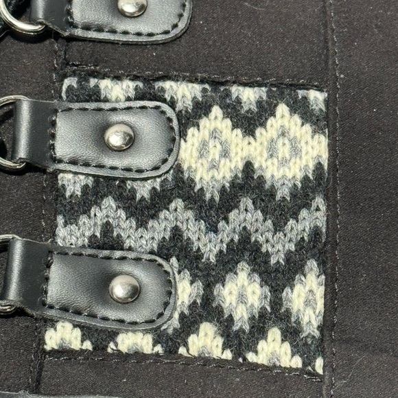 Khombu Girl's Size 1 Daria Black White Knit Embroidered Winter Snow Boots - Picture 2 of 11